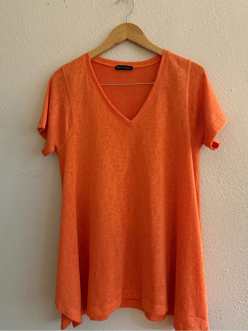 Nally & Millie womens vneck sherbert color top size large